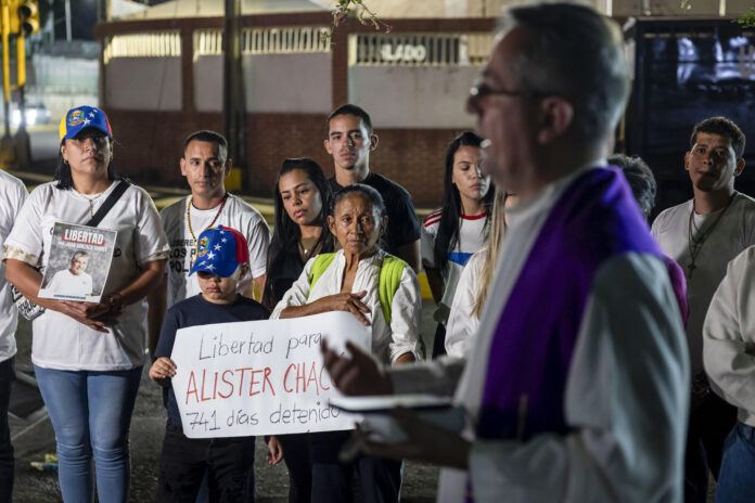 VIDEO: familiares hacen vigilia y reclaman atención médica para presos