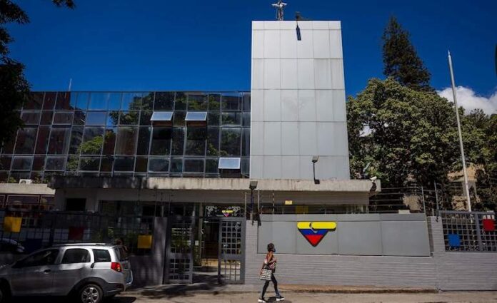 VTV intenta "apagar" la voz de Hugo Chávez en una