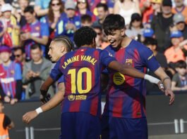 Barcelona venció al Levante y aprovechó el tropiezo del Madrid para recuperar el liderato en LaLiga