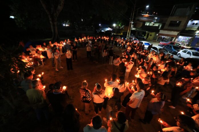 IMÁGENES: Familias cumplieron 47 noches frente a El Rodeo I