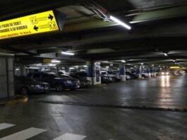 Estacionamientos en Caracas dejan a los usuarios con los bolsillos vacíos