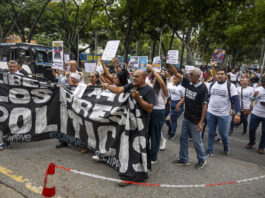 Lo que prometió el subdirector de DDHH del MP a familias de presos políticos de El Rodeo I (VIDEO)