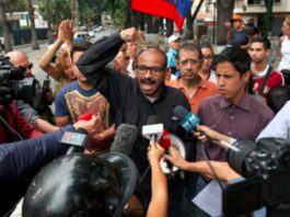 Periodista Carlos Julio Rojas denuncia más de un mes de retraso en respuesta sobre su amnistía