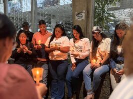 Llevan tres meses de lucha sin descanso: Familias de presos políticos mantienen protesta permanente en El Helicoide