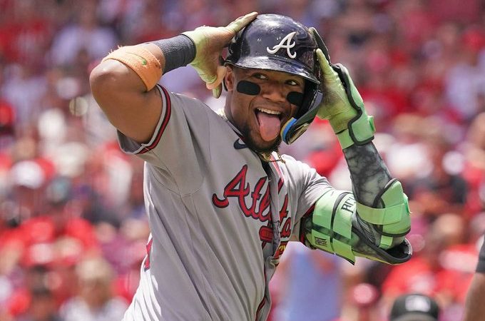 VIDEO: Ronald Acuña Jr. mantiene ritmo arrollador al conectar jonrón