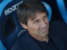 Antonio Conte dejó su cargo como entrenador de Napoli