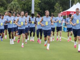 Inglaterra recupera los zapatos y balones que le robaron durante su concentración en Kansas City