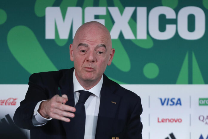 "Con 64 equipos, podría clasificarse": Infantino se burló Italia por
